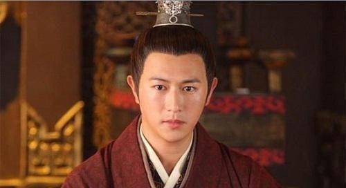 可是谁知道李忱当了皇帝以后,便像变了一个人一样,他开始整顿吏治,并