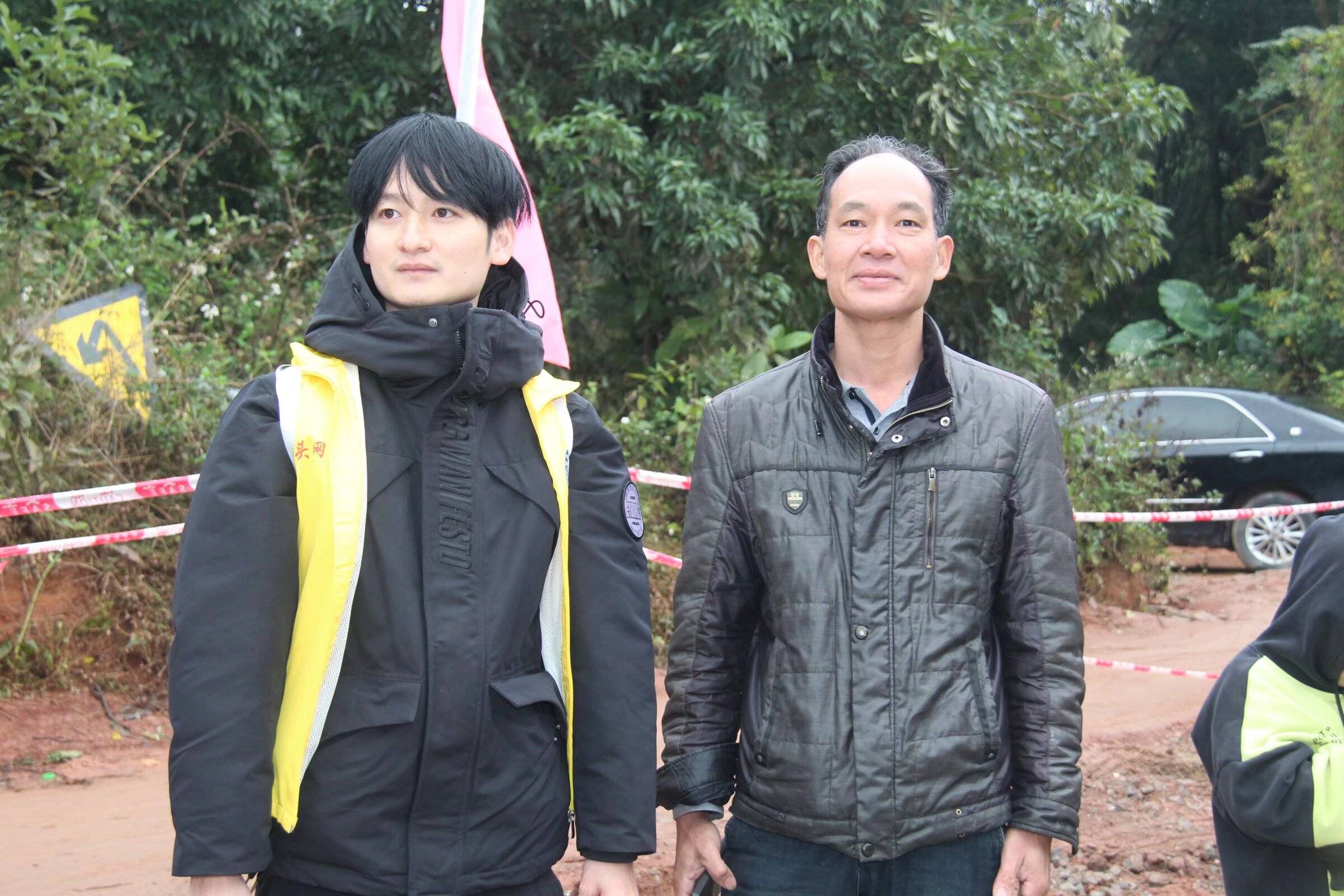 电白区林头镇秧前村委下底琅新桥彩旗飘飘!