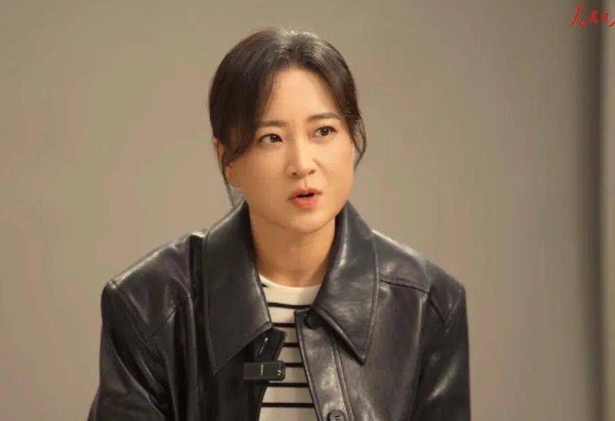 金闪西装超瘦很美,太久没见观众,当场爆哭_状态_张小斐_电影