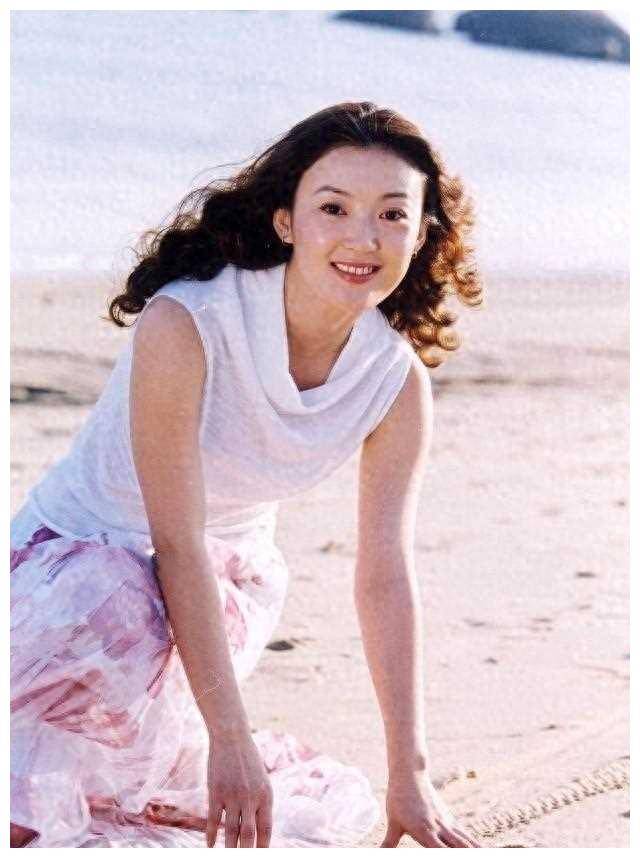 《池华琼一段追寻青春足迹的绚丽人生》嗨,吃瓜群众们!