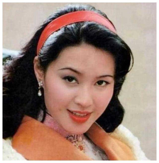 外祖母大揭秘,从不穿军装!_观众_娱乐_注入