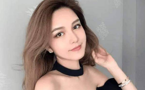 自从和罗志祥分手之后,周扬青获得了不少关注和支持,大家也都盼望她