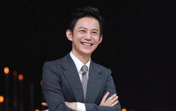 何炅娱乐圈内唯一仇人,录制节目时全程黑脸,这辈子都