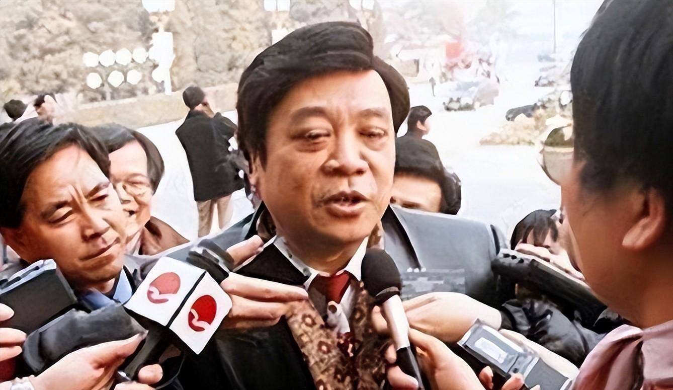 赵忠祥:一生献给事业78岁病逝,遗产却没给妻子,儿子一