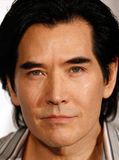 费翔:父母分手姐姐早逝,独自照顾母亲至今,62岁仍是单身_丽娜_音乐