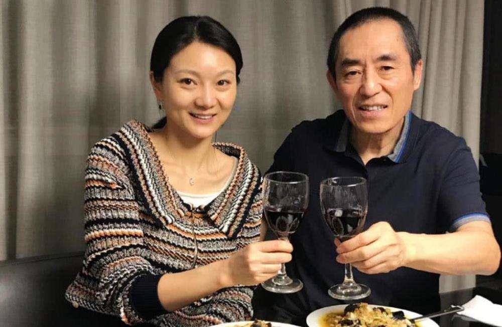 张艺谋自律到每天只睡三小时,只吃一顿饭,娇妻陈婷小其39岁_张译_电影