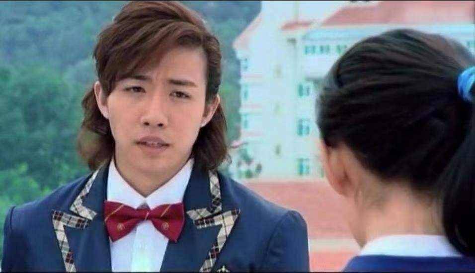 毁容12年,再看俞灏明,才发现疤痕脸是他转型的开始_端木磊_时候_舞台