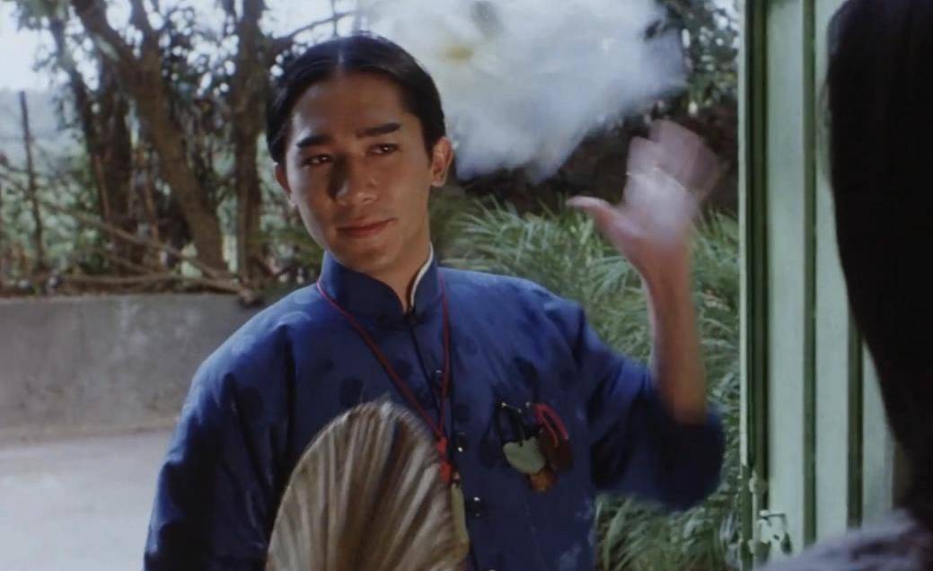 58岁梁朝伟代言游戏品牌,头发乌黑浓密显