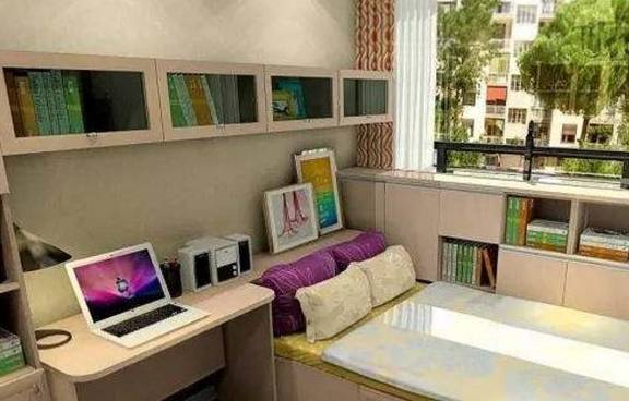 自己家的家庭空间,增加室内的收纳面积,我们可以采用榻榻米的设计方法