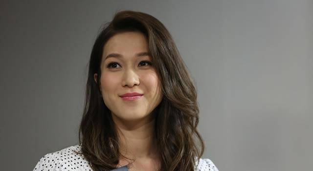 tvb花旦钟嘉欣:闪婚嫁大13岁圈外人,3年生2子女,如今宣布息影_家庭