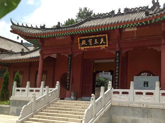 自了解,黄梅的老祖寺在禅七中,就有佛七和禅修相连.