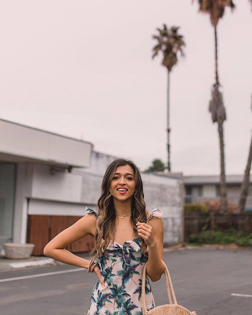 盛夏里,有颜色的衣服才是最美的风景_连衣裙_look_一身