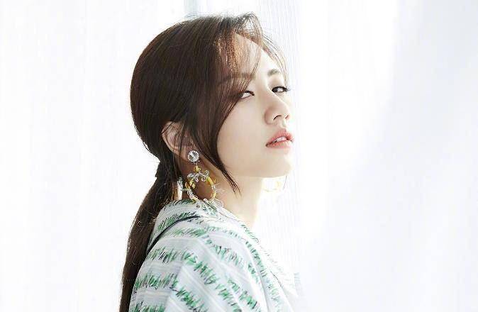 当年在《快女》比赛获得第五名,因《都挺好》再次走红