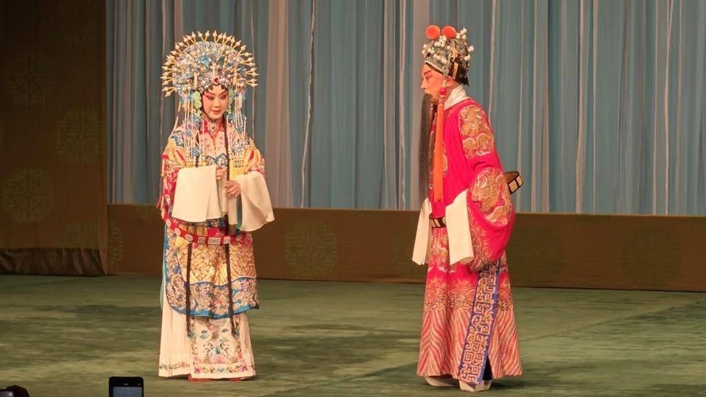 京剧第一美人李胜素:四个绯闻老公没一个真的,57岁成