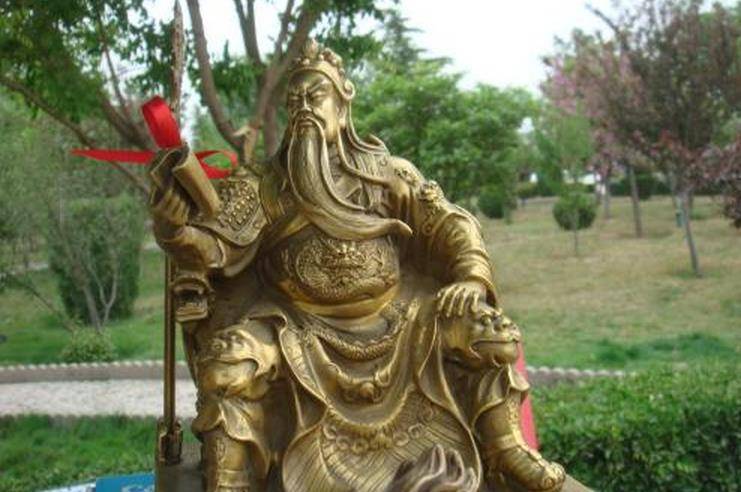 之后人们对于神这一说就显得淡了,但是关羽依旧是武圣人的形象在人们