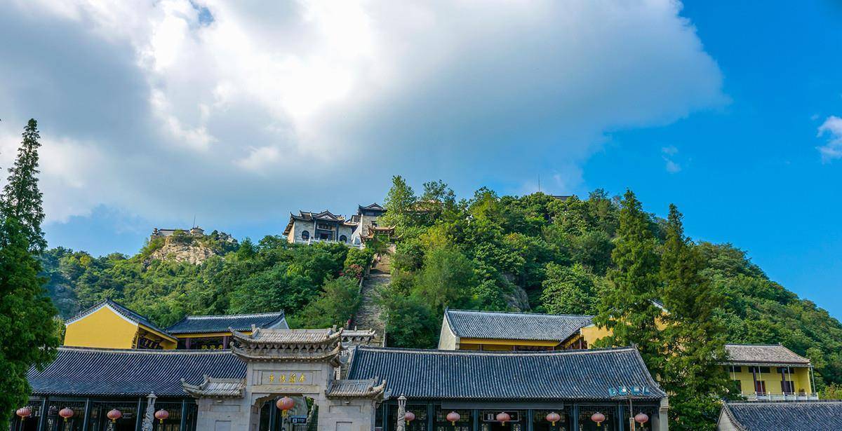 湖北武汉后花园,距市区1小时车程,人少景美,爬起来还不累_木兰山_花