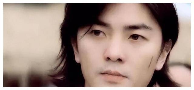 56岁郑伊健近照曝光,为避免负面电影而走红_生活_事业_陈浩南