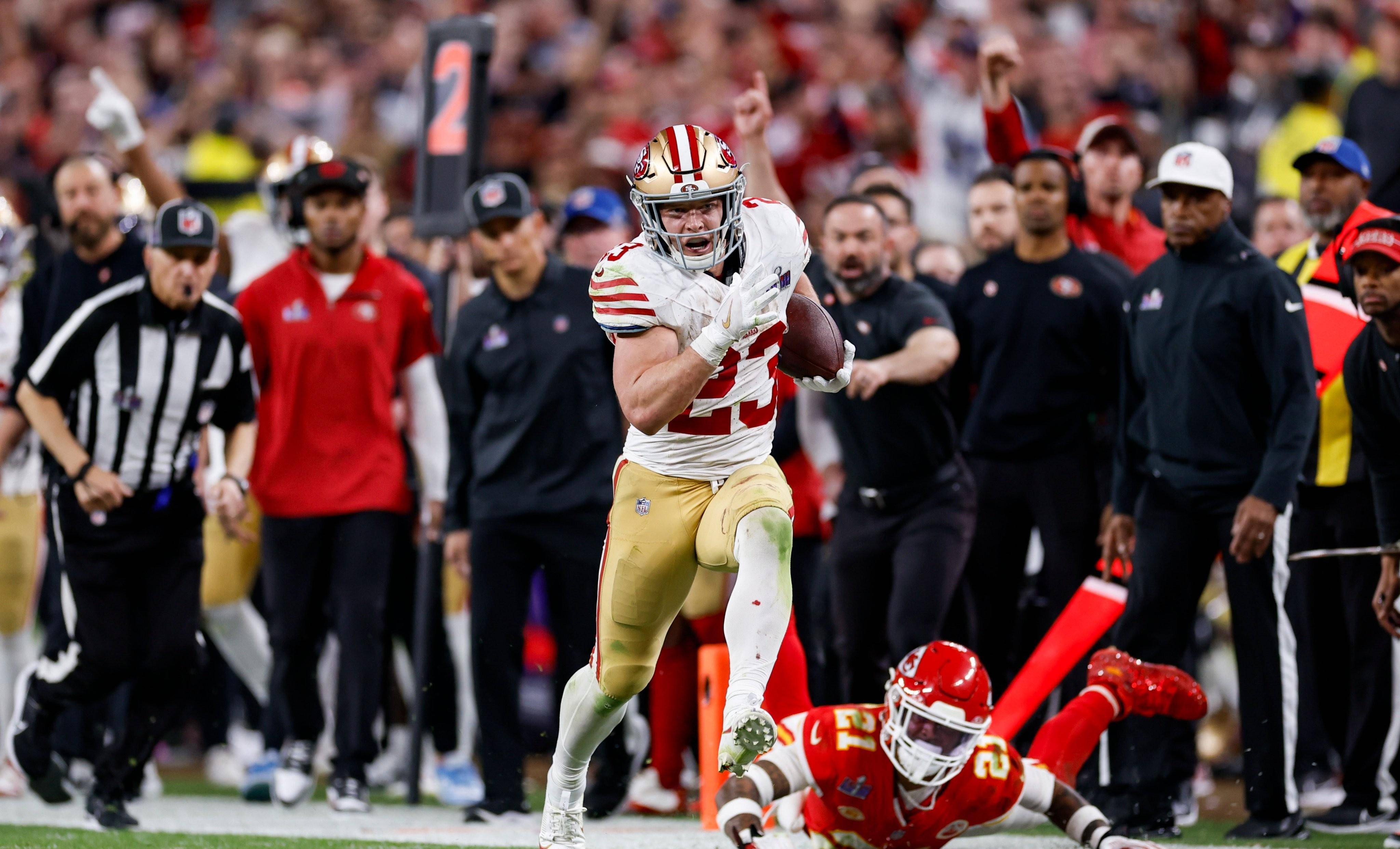 第58届超级碗:酋长加时绝杀49人捧杯,马霍姆斯实现!