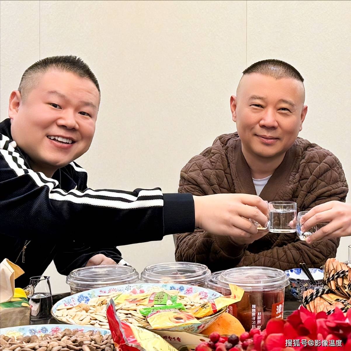 郭德纲岳云鹏情人节聚会:郭麒麟举动被赞叹,网友:聚会
