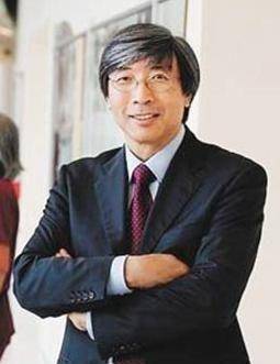 又一华裔富豪移民美国,宣布给美国捐款一半资产,从不回国祭祖_陈颂雄