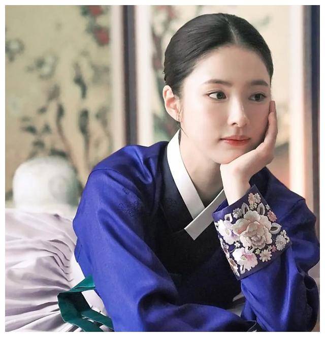 申世景新戏演技遭遇吐槽,称赞曹政奭在场才能看完!_观众_角色_生活