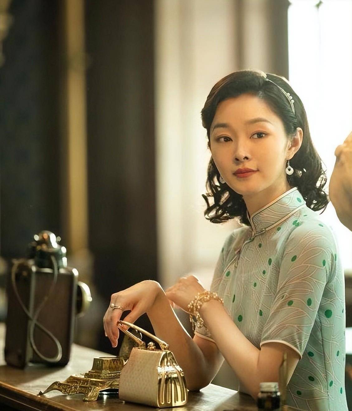 从张曼玉到袁泉,这8位"旗袍绝色"的女星,演绎经典"东方美"