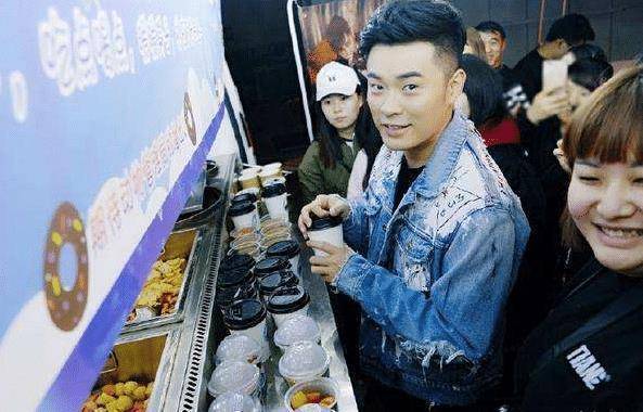 李晨面馆一碗面条58元,没人嫌贵,为何baby奶茶店却倒闭了_明星_情况