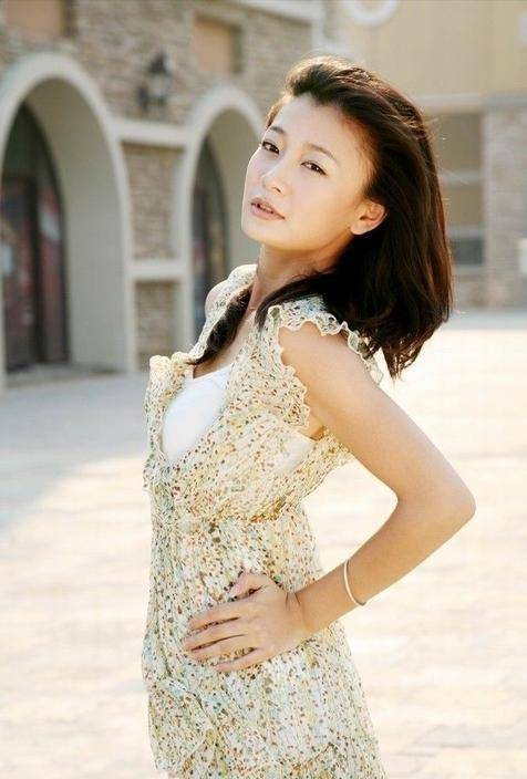 他追求袁姗姗,并与王鸥订婚,曹云金的妻子声称自己曾爆红?