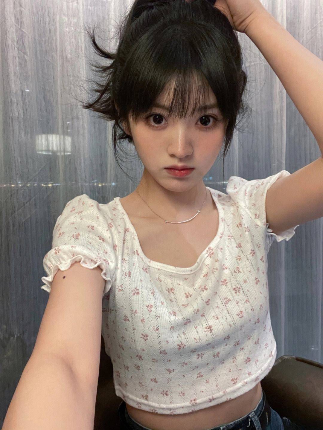 这身材太顶了!田曦薇写真赏_运动_风格_大自然