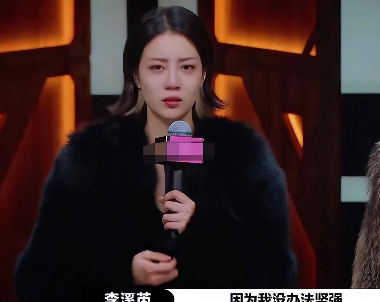 更令人关注的是,李溪芮这几年的颜值变化也很大,刚出道的时候她辨识