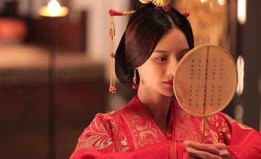 三国绝世美人,曹操暮之,不料被儿子曹丕抢先一步_甄宓