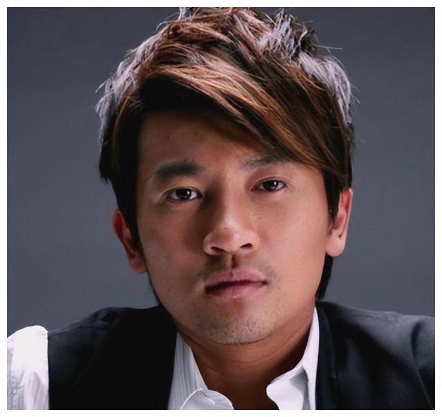 这些至今还未结婚的男星们,他们的感情经历或许对我们普通人来说有些