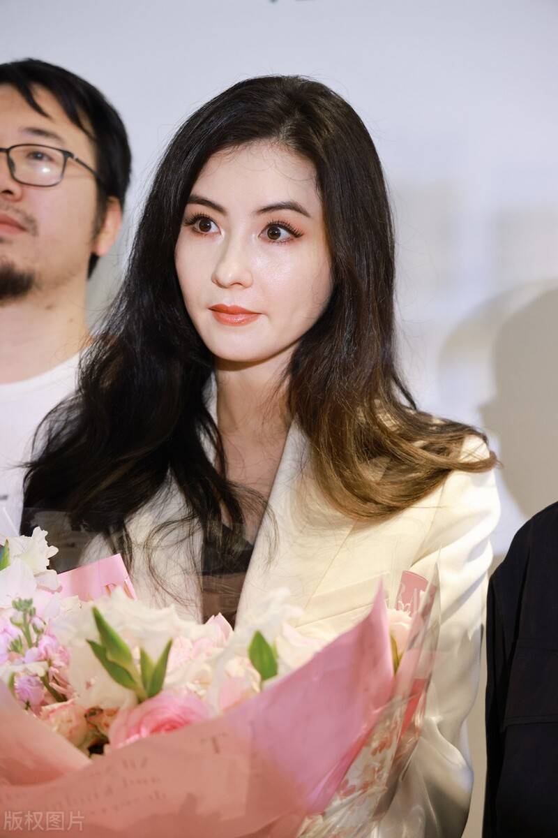 三胎生父尚未公开,张柏芝又被曝怀四胎!_消息_儿子