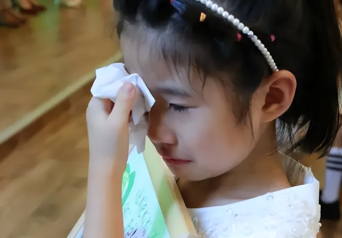 面对宝宝哭闹,不同月龄安抚方式不一样_孩子_育儿_情绪