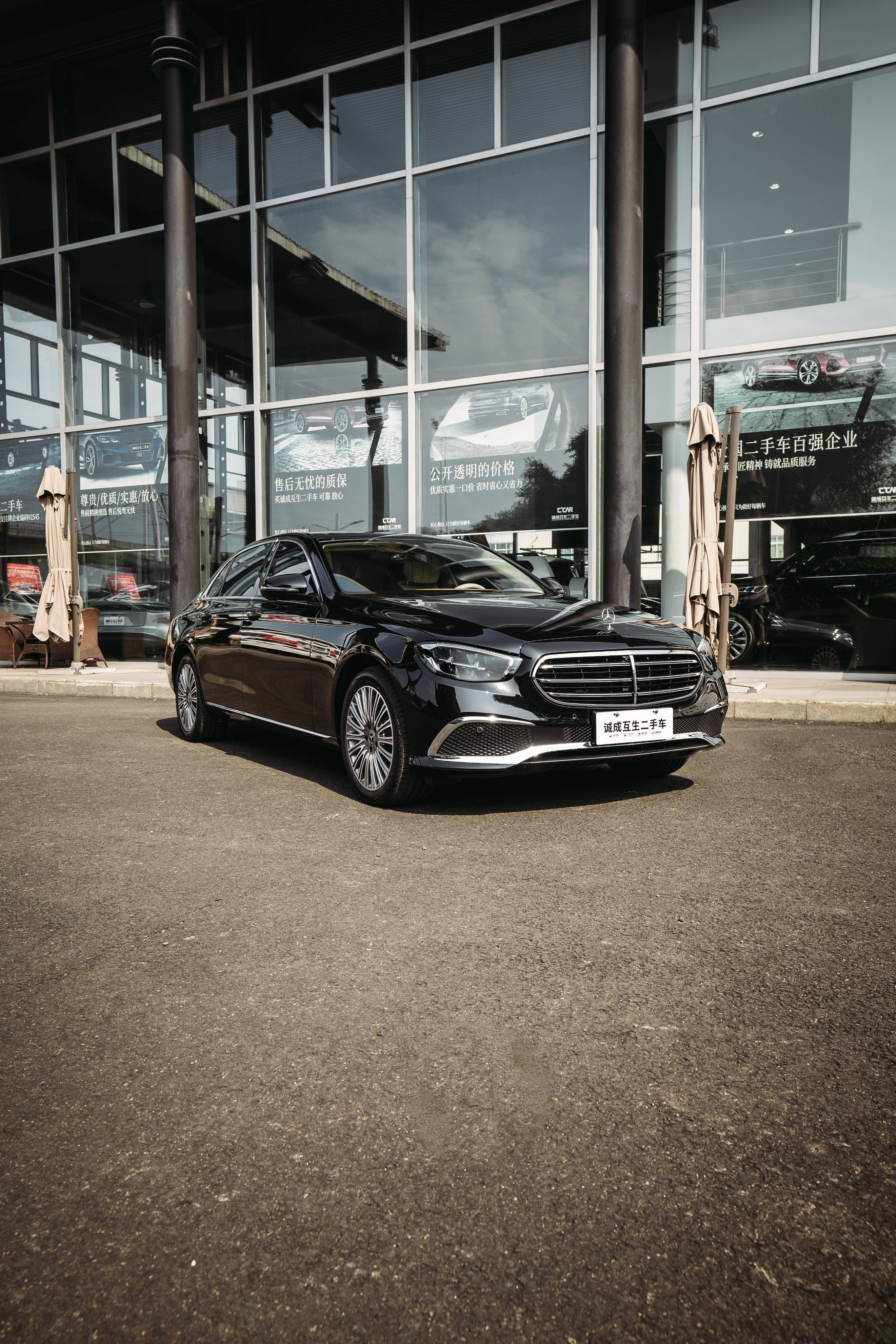 奔驰e300l:不是新车买不起,而是准新的二手车更有性价比!