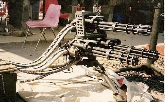 如果有10把加特林,拥有无限的弹药保障,生活在古代会不会无敌?