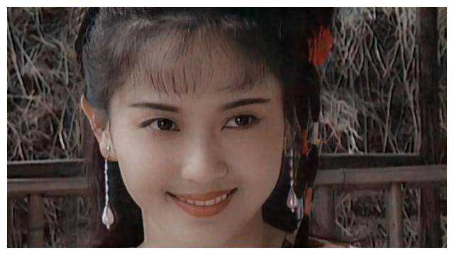 江南第一美人:50岁依然演校花,初恋是当红女演员的!