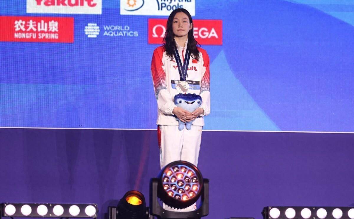 李冰洁为了球队的荣誉牺牲了太多,她的个人项目本来可以摆脱无冠的