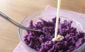 颜控看过来 过年给你的团圆汤圆换一个样式_木薯_白开水_传统