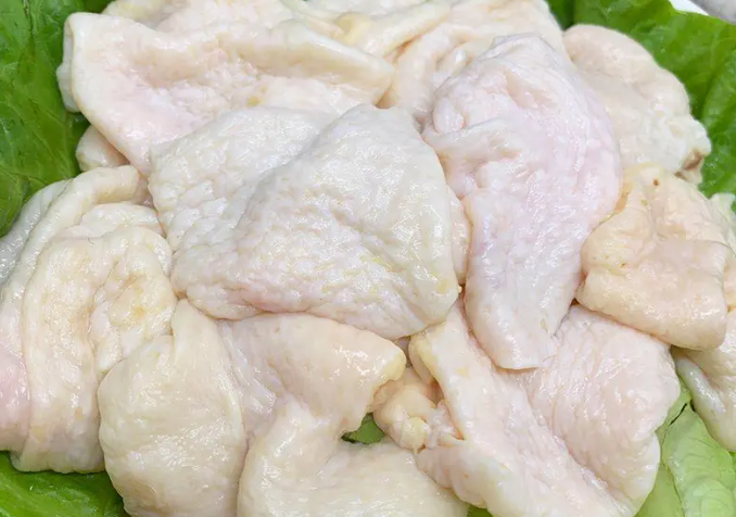 鸡的这个"器官"含有大量寄生虫,大多数人当它是美味