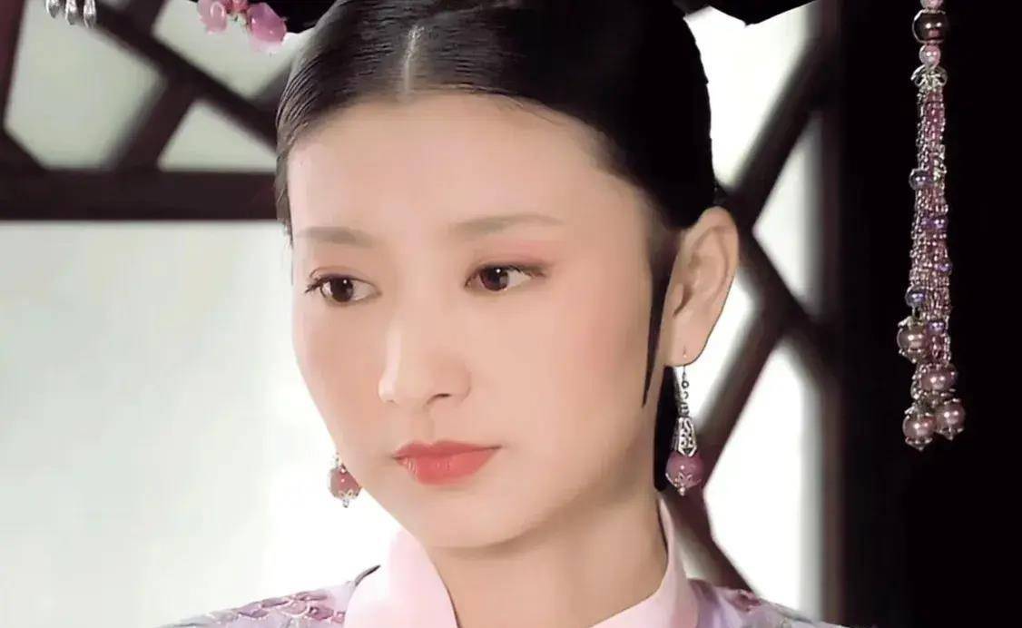 40岁眉姐姐和49岁张晓龙同框,生图暴露真实,最后一丝灵气都没了_斓曦