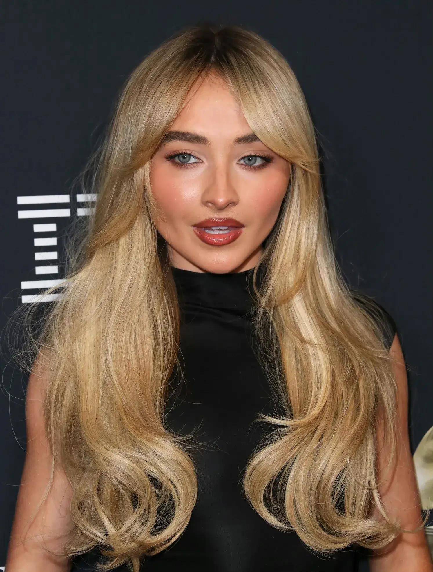 这一身像不像抹茶蛋糕?[偷笑]boygenius亮相派对红毯.