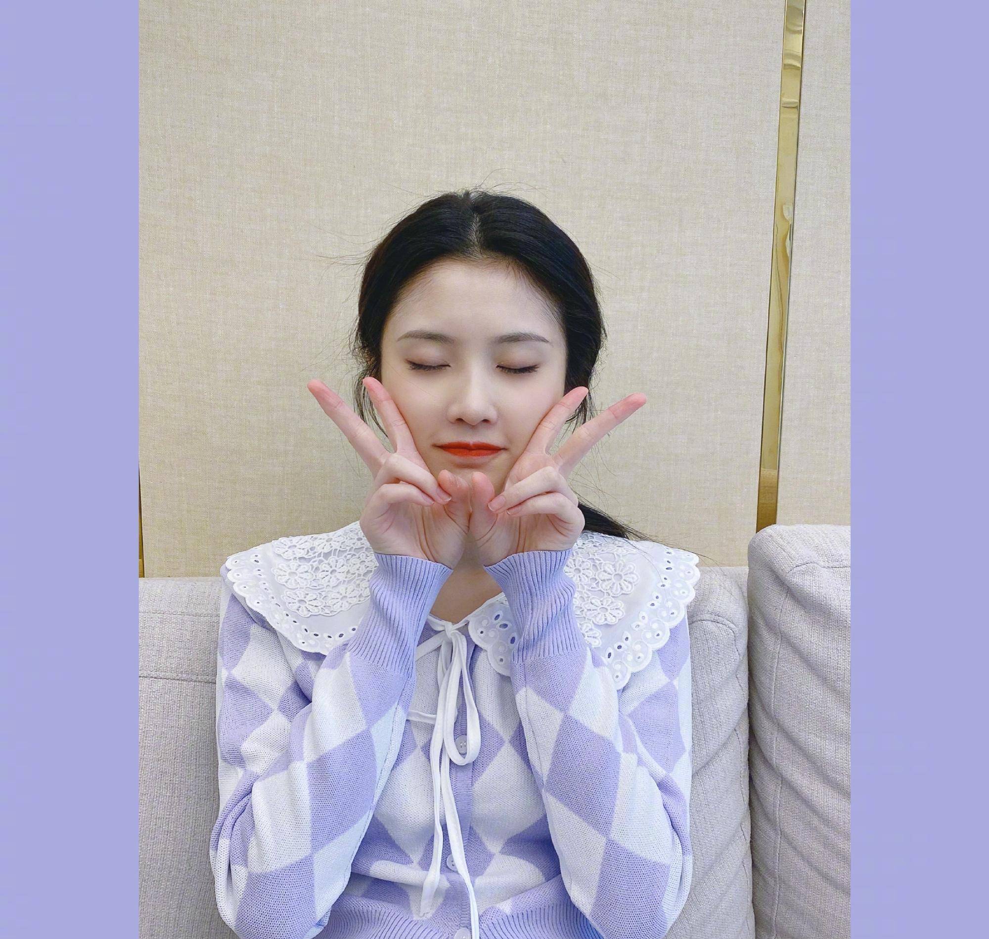 是一位很有灵气的演员,很是古灵精怪,让人非常喜欢李梦颖 2014年1112