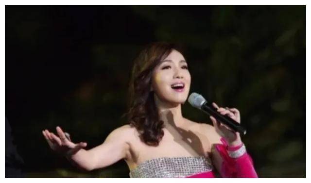 "陈小朵:才华横溢的女高音歌唱家,美声之魅惑!"_音乐_演出_认可