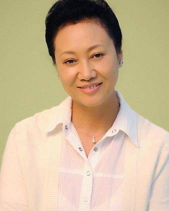 车晓彤毕竟是个男人,对于王丽云的强势总是有诸多的不满,妻子的强势