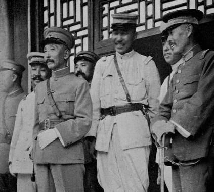 只身一人投奔张大帅,因送了俩箩筐受到器重_张作霖_张学良_东北