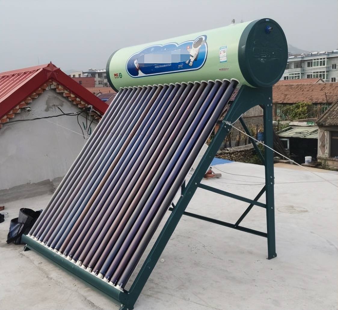 太阳能热水器冻了不出水了,用火攻还是用热水解救?