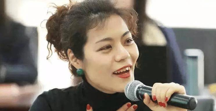 从"万人追捧"到"万人炮轰",复旦网红教授陈果,到底了?