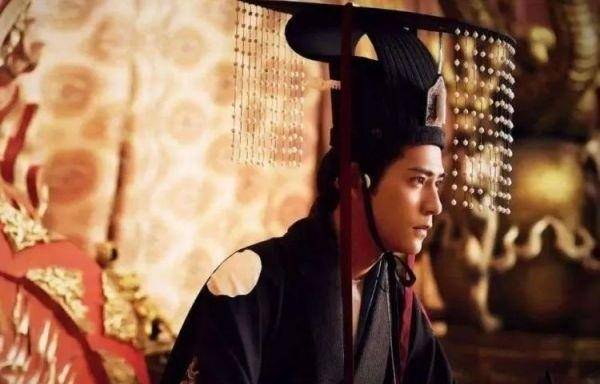 大臣妻子被皇帝看上,丈夫被杀后她被封为皇后,30岁