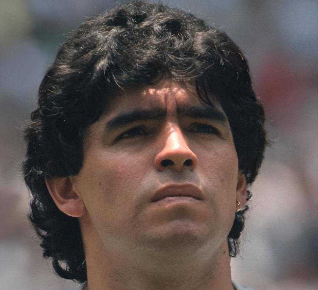 莱因克尔:满打满算,世界足坛史上,能站在最顶端的只有